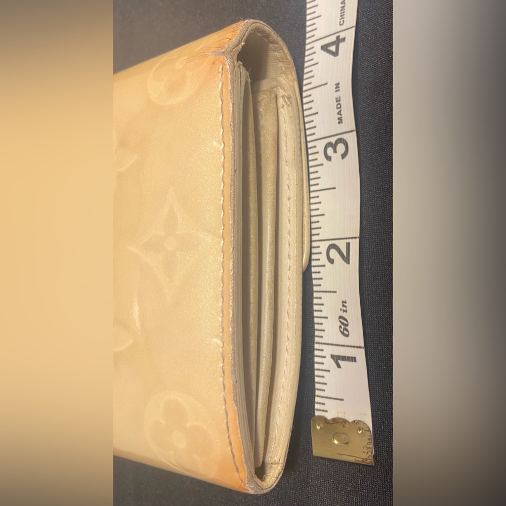 🔥SALE!! Louis Vuitton ~ Vernis ~ Sarah Long Wallet ~ Yellow 💛🟨💛 - Picture 11 of 14